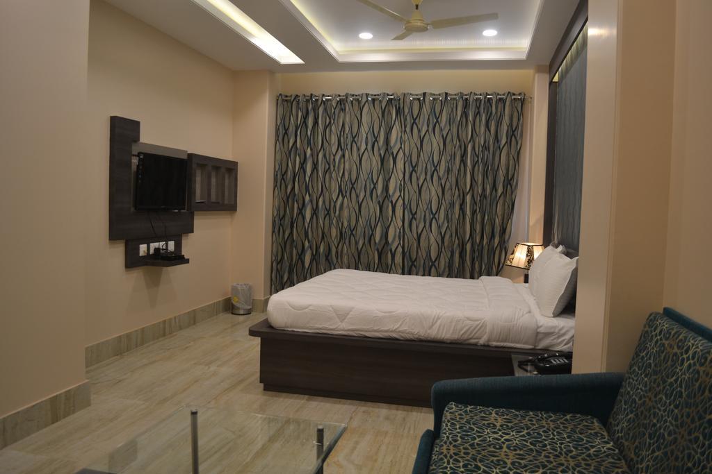 Hotel Madhuvan Palace Varanasi Quarto foto